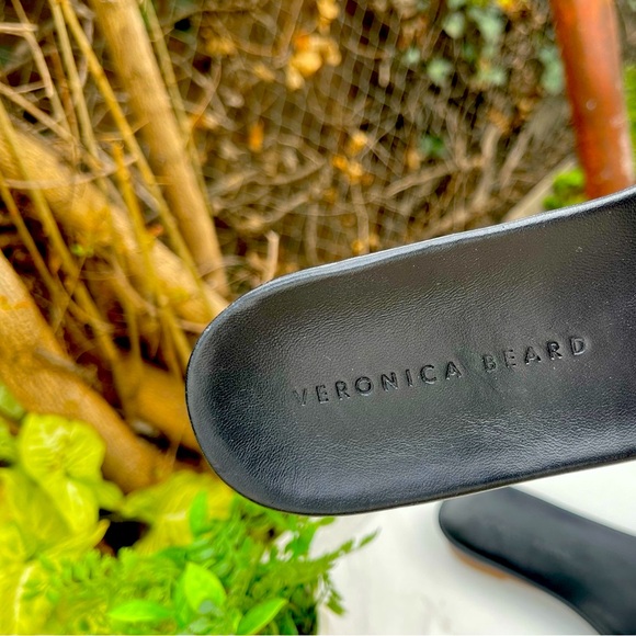 Veronica Beard ENI black Chain-Trimmed Leather Slides Gold hardware size…7 - Picture 14 of 14